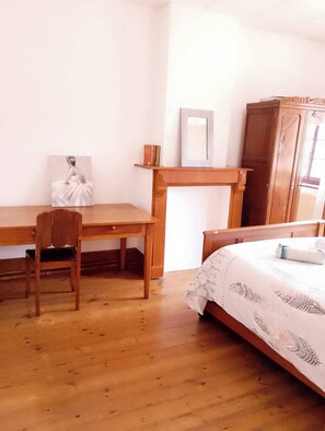 Fer et planche à repasser, Wi-Fi, draps fournis