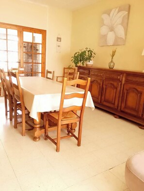 Dining - Le Gîte des Prés, terrasse, parking gratuit, 5pers (Liévin)