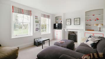House, Patio, Garden View | Living area