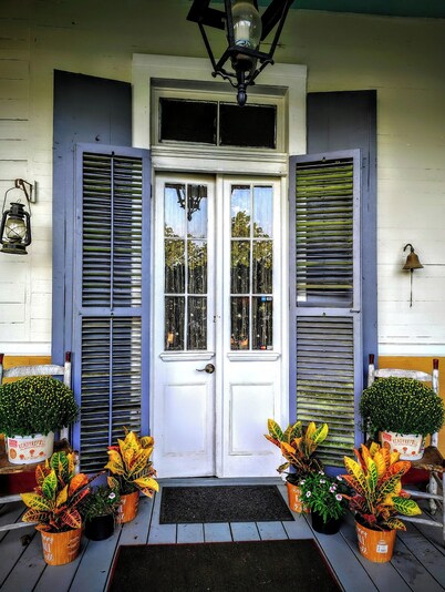 Charming historic 3-bedroom house in marvelous Washington Louisiana 