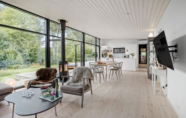 Dining - Nice home in Hornbæk with WiFi (Hornbæk)