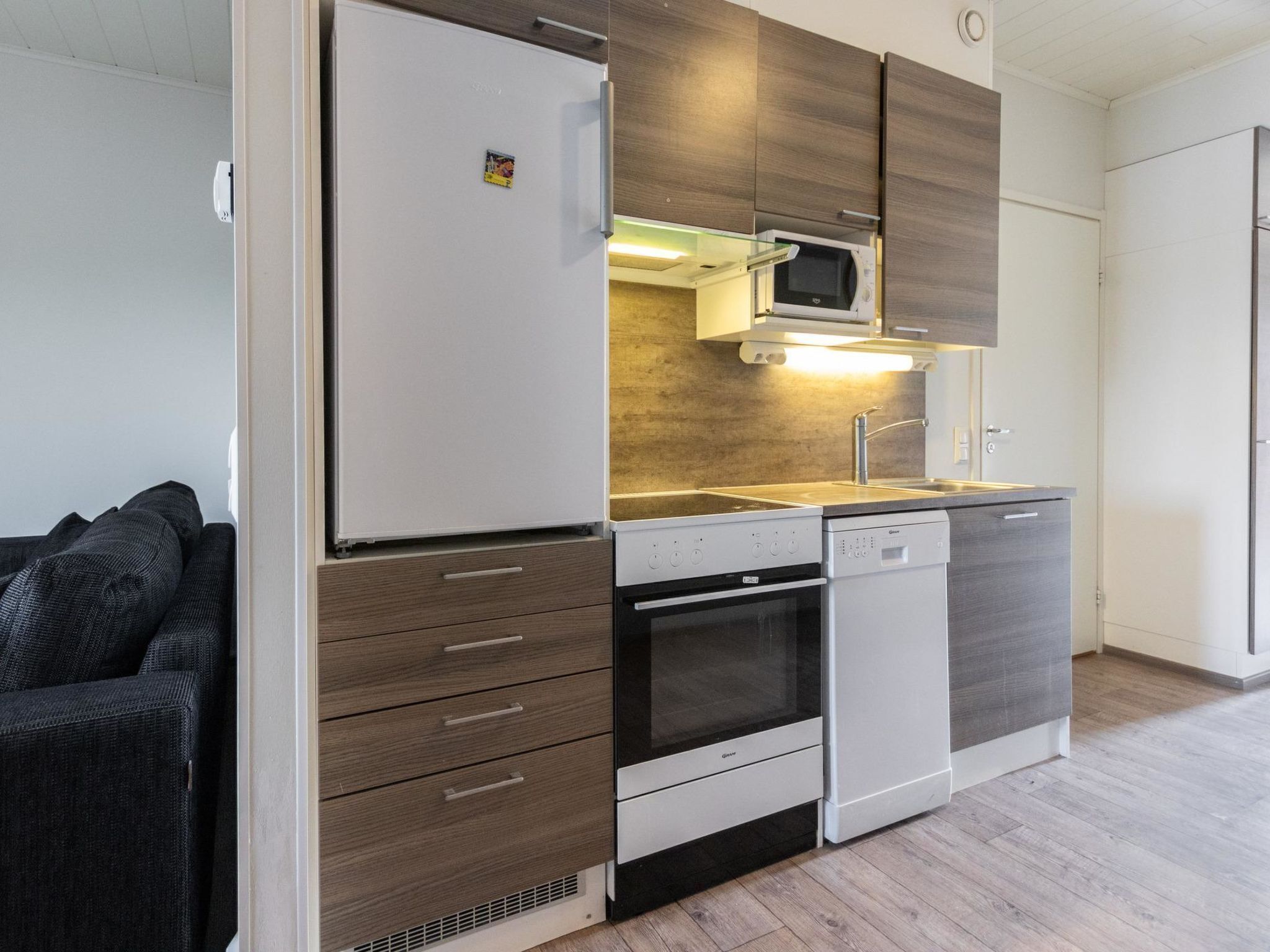 Réfrigérateur, micro-ondes, lave-vaisselle