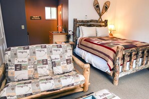 Free WiFi, bed sheets - Deluxe Suite with Hot Tub and River View (Estes Park)
