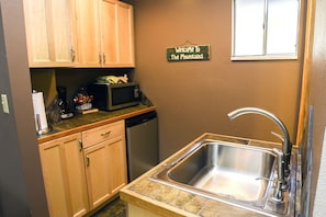 Microwave, coffee/tea maker, toaster, spices