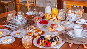 Free daily cooked-to-order breakfast - Pousada Vila Rica (Pirenópolis)