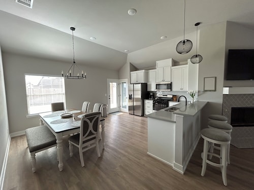 Newly Constructed Spacious 4-bed 2-bath house in Wolfforth