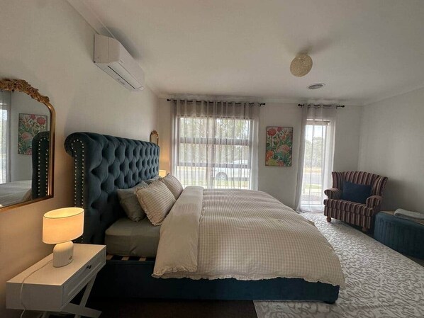 3 bedrooms, in-room safe, iron/ironing board, WiFi