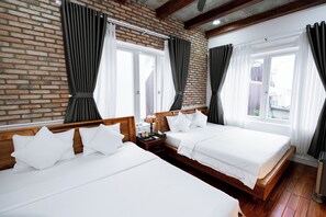 Family Studio | Bathroom | Shower, rainfall showerhead, free toiletries, hair dryer - Dai Nam Villa Retreat (Buon Ma Thuot)