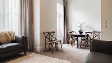 4 bedrooms, blackout curtains, iron/ironing board, free WiFi