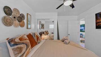 4 bedrooms, desk, iron/ironing board, travel cot