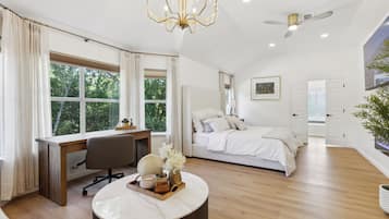 4 bedrooms, desk, iron/ironing board, travel crib