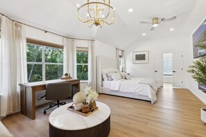 4 bedrooms, desk, iron/ironing board, travel crib