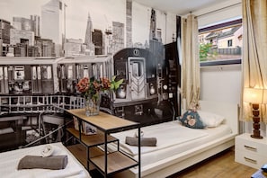 1 habitación, escritorio, wifi gratis y ropa de cama 