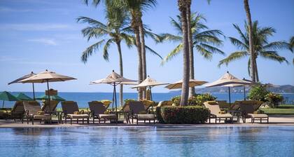 Villa La Estancia- Spacious Luxury 3-bedroom Villa with AC, WiFi, Gym, & Spa