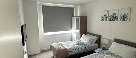 2 bedrooms, iron/ironing board, WiFi, bed sheets