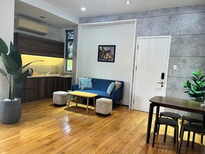 Smart-TV, Bücher, Computerbildschirme, Drucker