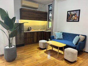 Smart-TV, Bücher, Computerbildschirme, Drucker