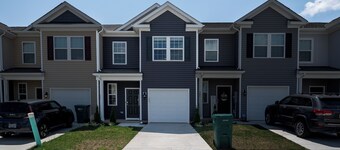 Beautiful townhome in welcoming Luray, only min to Caverns and Shenandoah Valley