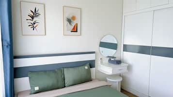2 bedrooms, iron/ironing board, WiFi, bed sheets