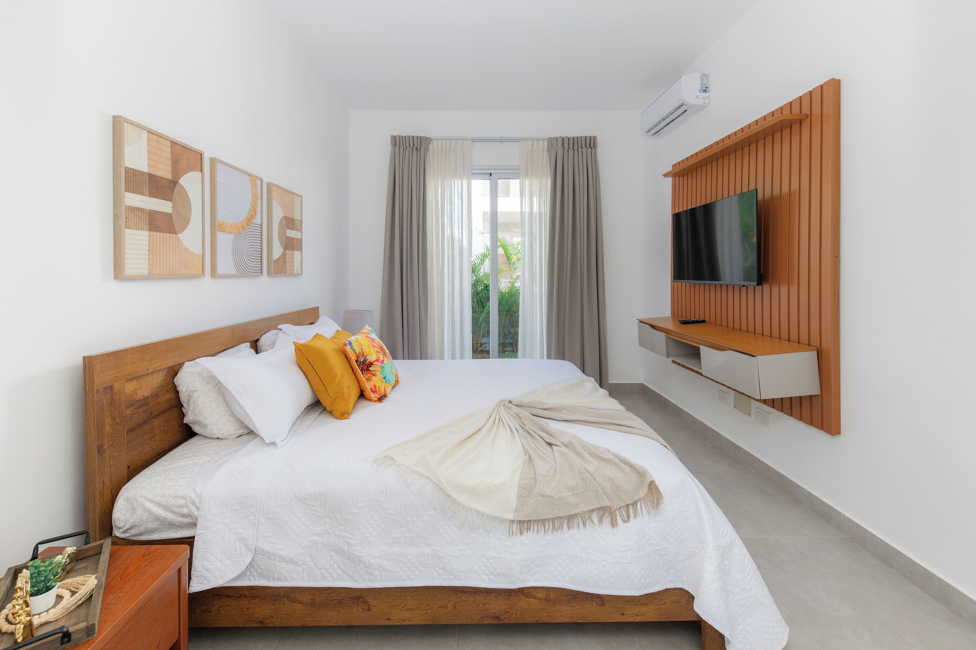 3 bedrooms, free WiFi, bed sheets