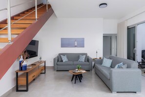 Smart TV - Villa in Playa Mueva Romana – Steps from Beach! (San Pedro de Macorís)