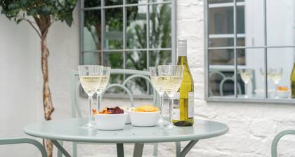 Stunning 2BD in the Heart of Cheltenham