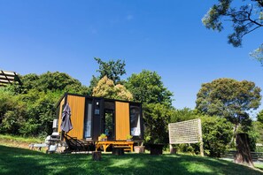 Property grounds - Tiny Home in Warburton Victoria by Tiny Away (Warburton)