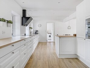 Fridge, microwave, oven, dishwasher - "Vinni" - 25km from the sea by Interhome (Rødding)