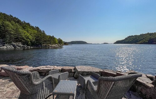2 bedroom lovely home in Lindesnes
