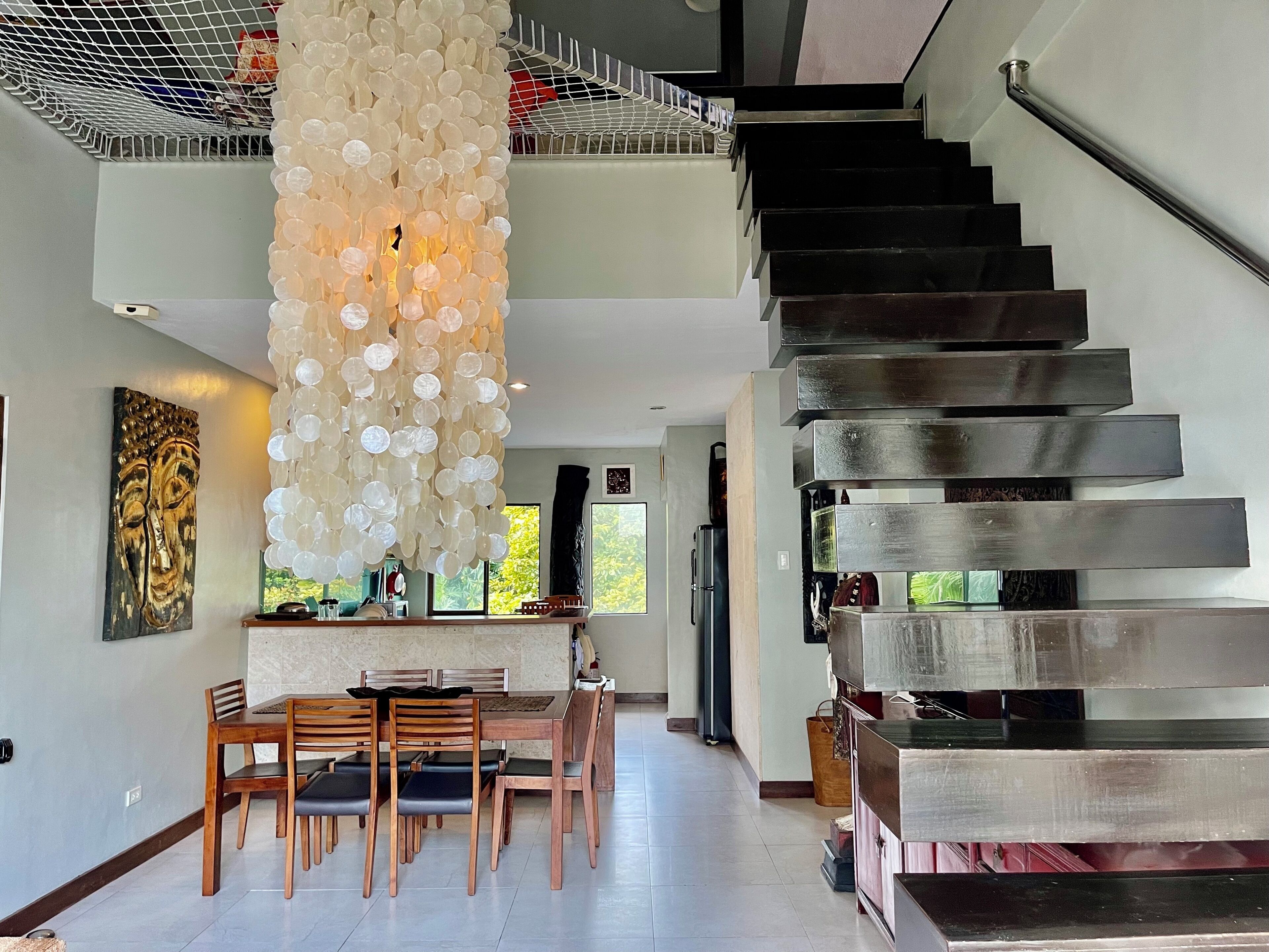 Exclusive Condo, 3 Bedrooms, Kitchen, Pool View | Living area