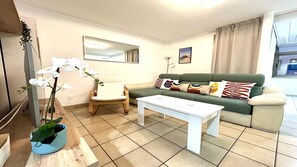 TV - Esquinzo Beach & Pool in paradise (Esquinzo)