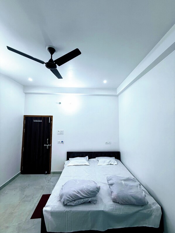 Free WiFi - Rameshwaram Stay (Faizabad)