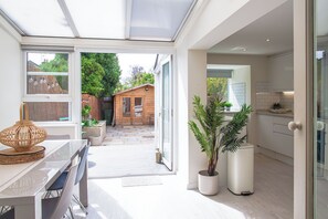 House | Terrace/patio