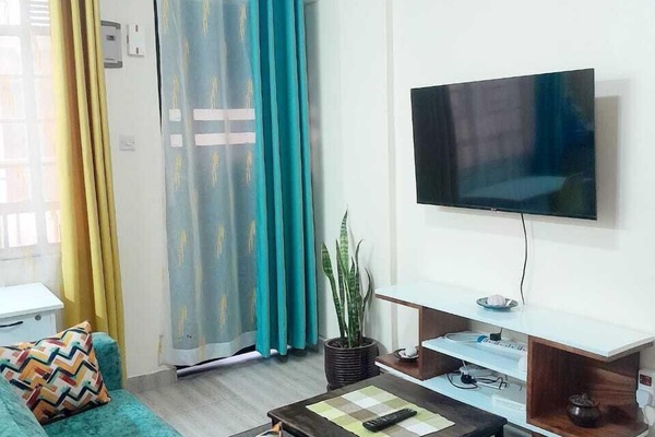 Comfort Studio Suite, City View | Living area | 24-inch Smart TV with digital channels