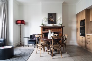 Premium Apartment, Non Smoking, City View | Living area | 45-inch Smart TV with digital channels - Luxury Apartment on Stuart Street (Dunedin)