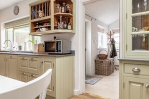 House, Garden View | Private kitchen - Beautiful 3BD Fam Retreat in Oxfordshire (Chipping Norton)