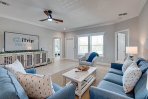 Unclassified image, 2 of 50, button