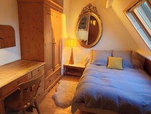 1 chambre, bureau, fer et planche à repasser, Wi-Fi