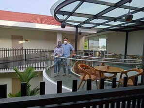 Terrace/patio - GRAND SAMOTA HOTEL (Sumbawa Besar)