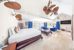 6 habitaciones, escritorio y tabla de planchar con plancha