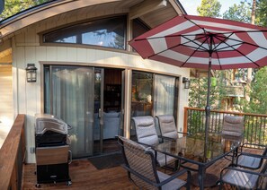 Outdoor dining - Charming 4-bedroom house with AC and WiFi in awesome Groveland (Groveland)