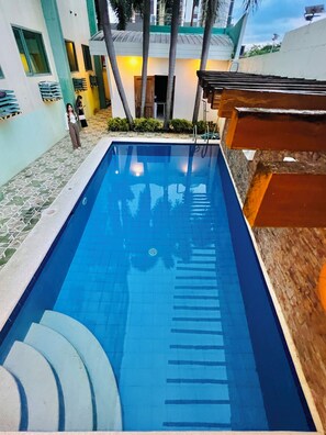 Hồ bơi ngoài trời 