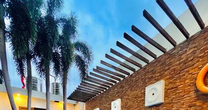 Hubomoto People's Suite