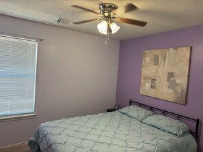 4 bedrooms, iron/ironing board, WiFi, bed sheets