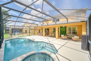 Pool - Spacious Villa: Pool, Game Room & Themed Rooms (Kissimmee)