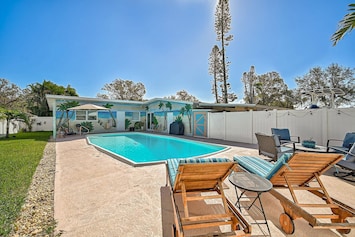 Enjoy the Vacation Vibes at the Peaceful Palms Pool