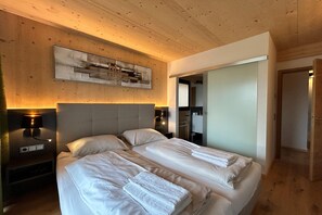 Bedroom - Chalet with sauna on balcony (Turrach)