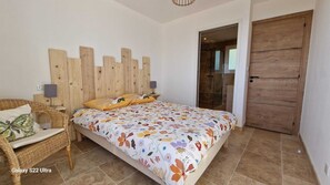 3 bedrooms, iron/ironing board, travel cot, WiFi - House with nice view (CAVALAIRE-SUR-MER)