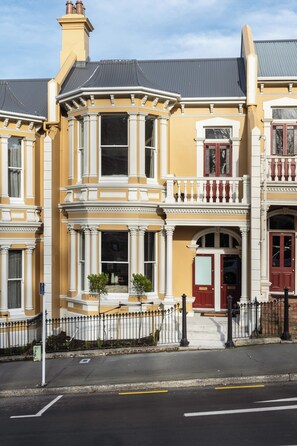 Exterior - Star Struck on Stuart Street (Dunedin)