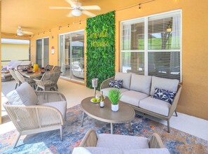 Outdoor dining - Emerald Paradise. New decor, 15 mins from Disney! (Kissimmee)